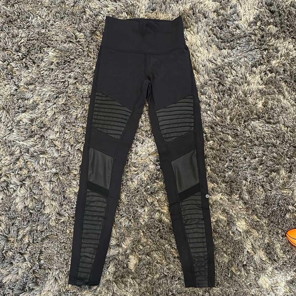 Alo Moto leggings size small